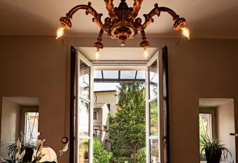 B&B Villa Rosalinda allows 18 year olds to book a room