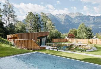 Val Blu Sport | Hotel | SPA allows 18 year olds to book a room