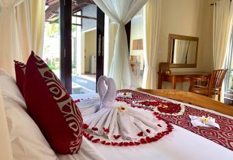 Kartika Dahayu Private Pool Villas has Balcony rooms