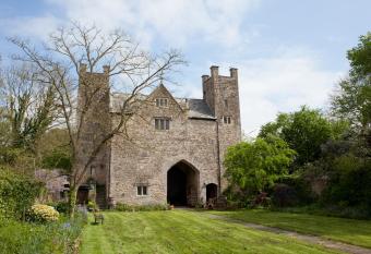 Welsh Gatehouse allows 18 year olds to book a room