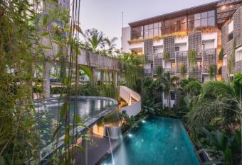 Baitong Hotel & Resort Phnom Penh has Balcony rooms