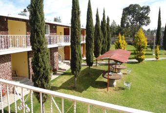 Posada Dos Hermanos has Balcony rooms