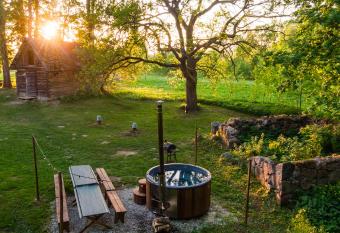 TaaliHomes Vanak  la Puhkemaja - Saun ja k  mblust  nn hinnas has Balcony rooms