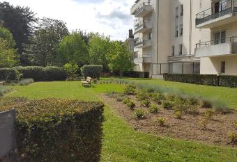 31 Bd De Launay has Balcony rooms