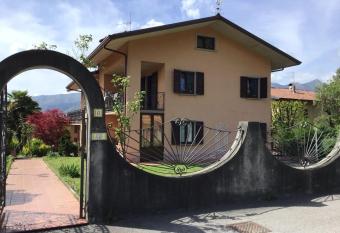 Villa Romeo - Acero Rosso has Balcony rooms