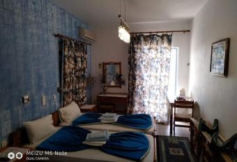 Adamas Rooms has Balcony rooms