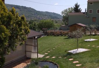 La Montecchia House has Balcony rooms