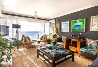 Watercolours Studios has Balcony rooms