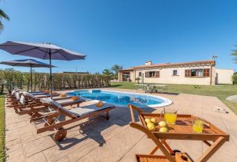 Can Siurell has Balcony rooms