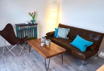 Sch  nes Appartement in Meerbusch Am Buschend has Balcony rooms