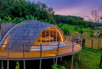 Jaiyen Eco Resort has Balcony rooms