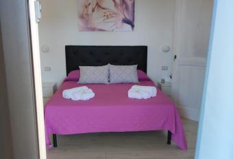 Villa Ada has Balcony rooms