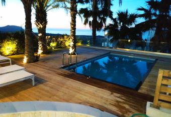 Cretan Luxury Villa by Smaris Collection allows 18 year olds to book a room