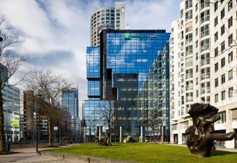 Holiday Inn Express Rotterdam - Central Station, an IHG Hotel allows 18 year olds to book a room
