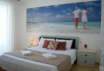 Apartment Bllaca has Balcony rooms