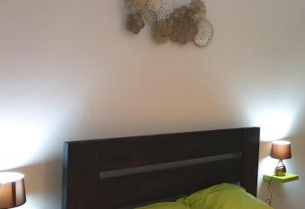 T2 agr  able sur sainte marie (reunion) has Balcony rooms