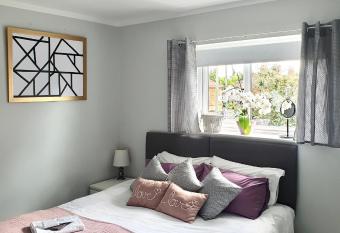 Comfortable rooms in the house allows 18 year olds to book a room