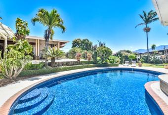 La Riviera Hotel has Balcony rooms