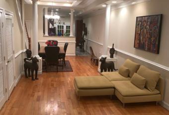 Bloomingdale Beauty near Union Station allows 18 year olds to book a room