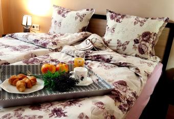 Studio Kamelia has Balcony rooms