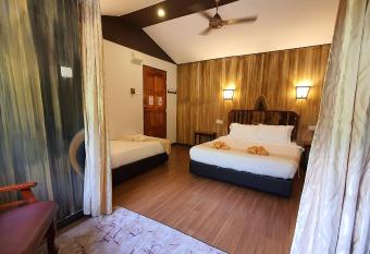 Bilit Adventure Lodge allows 18 year olds to book a room