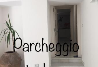 Le Case di Don Andrea has Balcony rooms