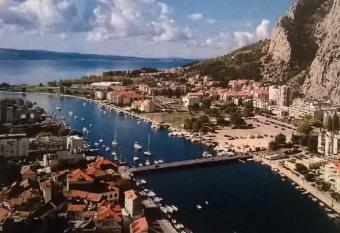 Apartman Renata has Balcony rooms