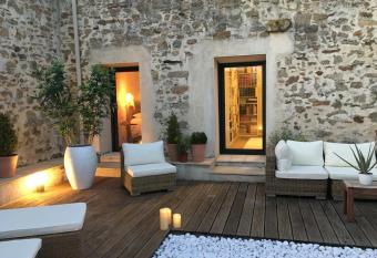 5 Le Plessis - proche du Puy du Fou has Balcony rooms