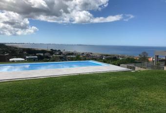 Syrah Vistas Punta Ballena has rooms with a private hot tub