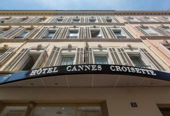Hotel Cannes Croisette allows 18 year olds to book a room