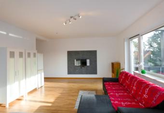 SUNNYHOME Monteurwohnungen und Apartments in Bodenw  hr allows 18 year olds to book a room