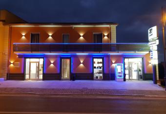 Regina Viarum allows 18 year olds to book a room