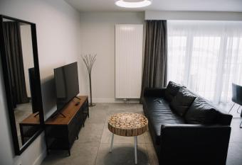 APARTAMENT BU  GARSKA 60m2-3 POKOJE-PI  KNY WIDOK-13 PI  TRO 24H CHECK IN allows 18 year olds to book a room