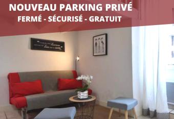 Duplex climatis   allows 18 year olds to book a room