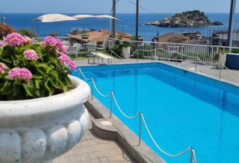 Hotel Lachea has Balcony rooms