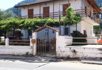 Nona s Guest House Corfu   enitses has Balcony rooms