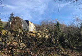 Nyth Y Goedwig has Balcony rooms