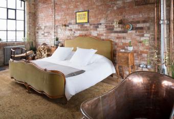 Destinesia Jason Works has Balcony rooms