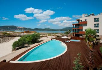 Troia Residence by The Editory - Apartamentos Praia allows 18 year olds to book a room