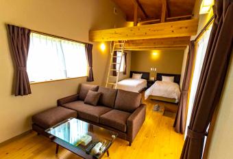 Beach Resort Hotel Kalakaua allows 18 year olds to book a room