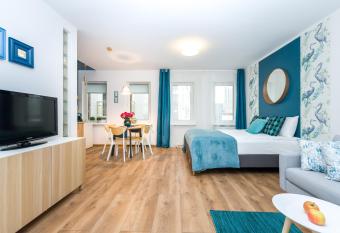 Sleepway Apartments - Blue Dream allows 18 year olds to book a room