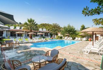 STRAWBERRY Skiathos has Balcony rooms