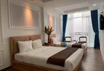 Holiday Suites Hotel & Spa has Balcony rooms