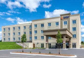 Comfort Inn & Suites allows 18 year olds to book a room