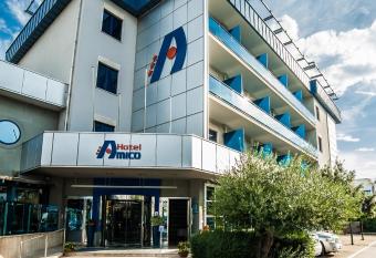 Hotel Amico has Balcony rooms