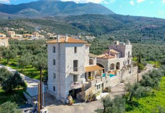 Mani Stone Towers has Balcony rooms