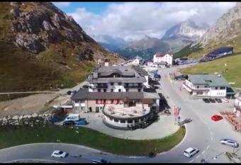 Hotel Savoia has Balcony rooms