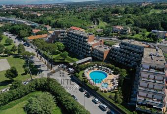 Home Away Livorno - Suite Livorno Holiday Home Group allows 18 year olds to book a room