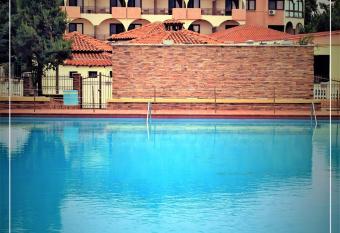 Chris & Eve Mansion has Balcony rooms