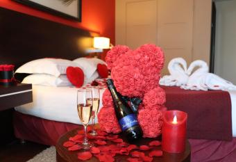 Hotel de Berny allows 18 year olds to book a room